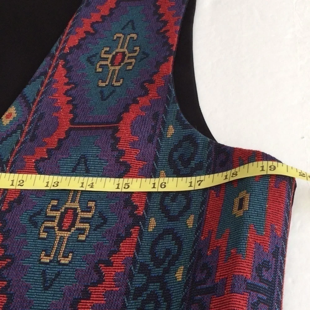 Ann Loy Original Vest Beautiful colors green red and lavender size M NWOT #379